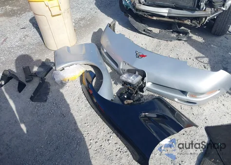 1998 Chevrolet Corvette z USA, uszkodzony, nr VIN 1G1YY22G0W5128342